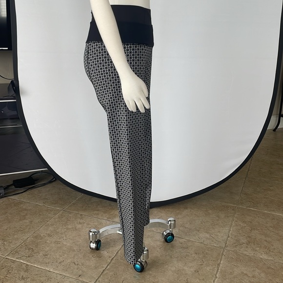 Lululemon Pants Size 6 - Picture 10 of 14